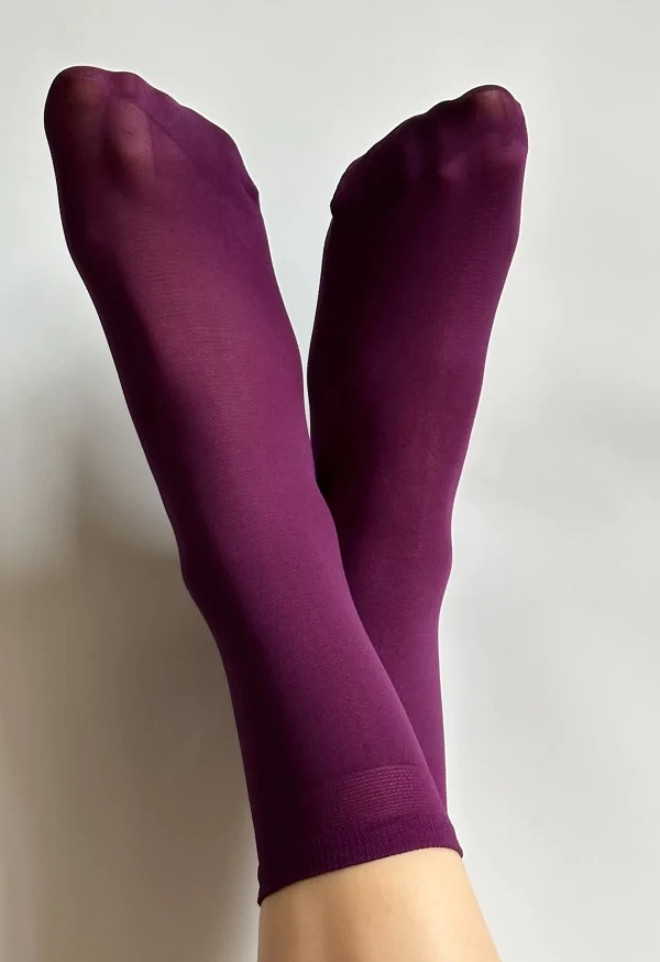 Katrin_40_den_sokken in_Purple -purpere sokken