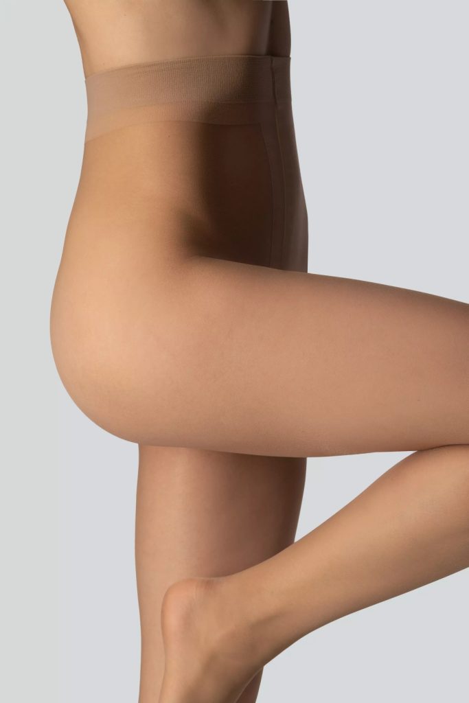 beige Panty Dalia – Zijdeglans -15 Den - “Transparante panty 15 denier – natuurlijke look van Leggielegz”.