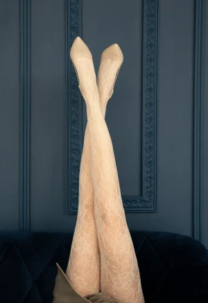 Rosa bloemenpanty in ecru